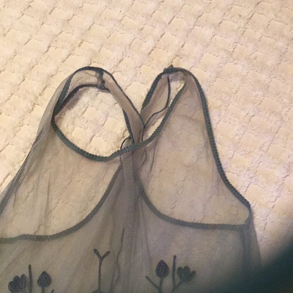 Delicate vest - Picture 3 of 4
